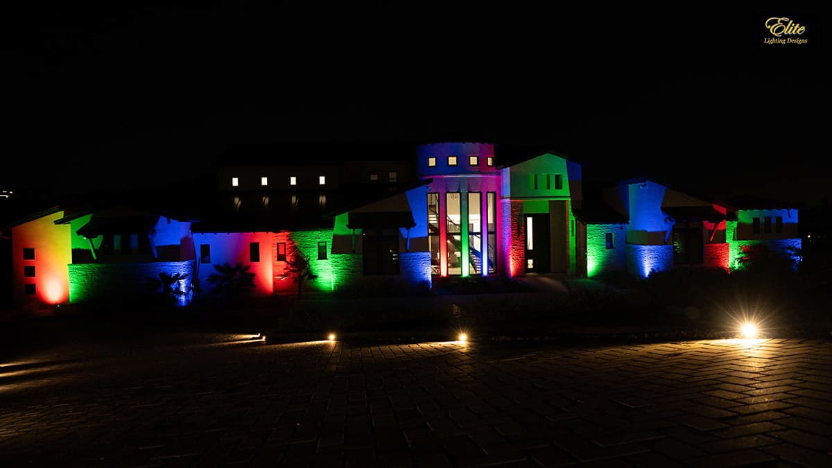Directional landscape lighting installation by Luna Vista Exterior Lighting