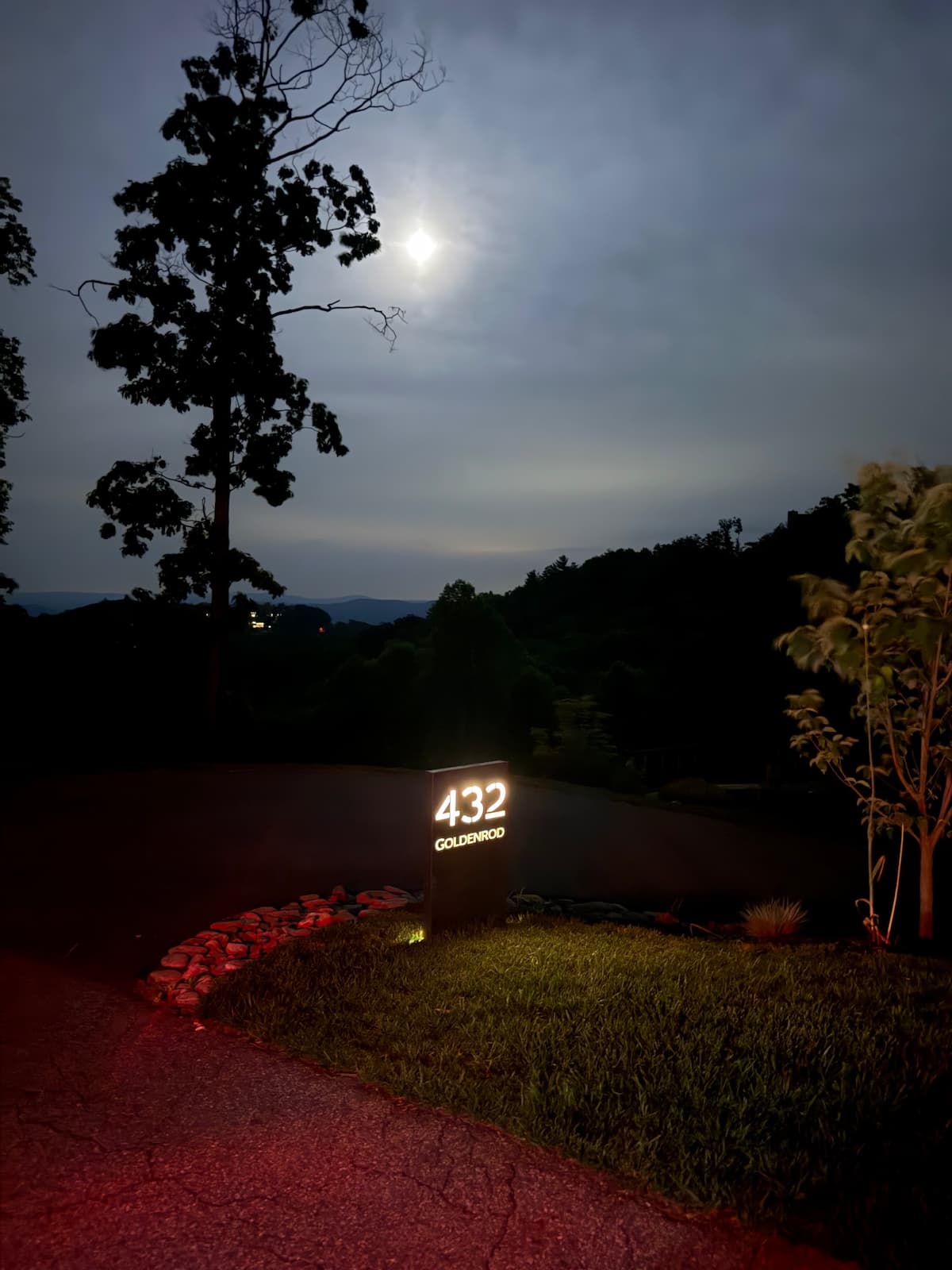 Custom illuminated address sign installation by Luna Vista Exterior Lighting